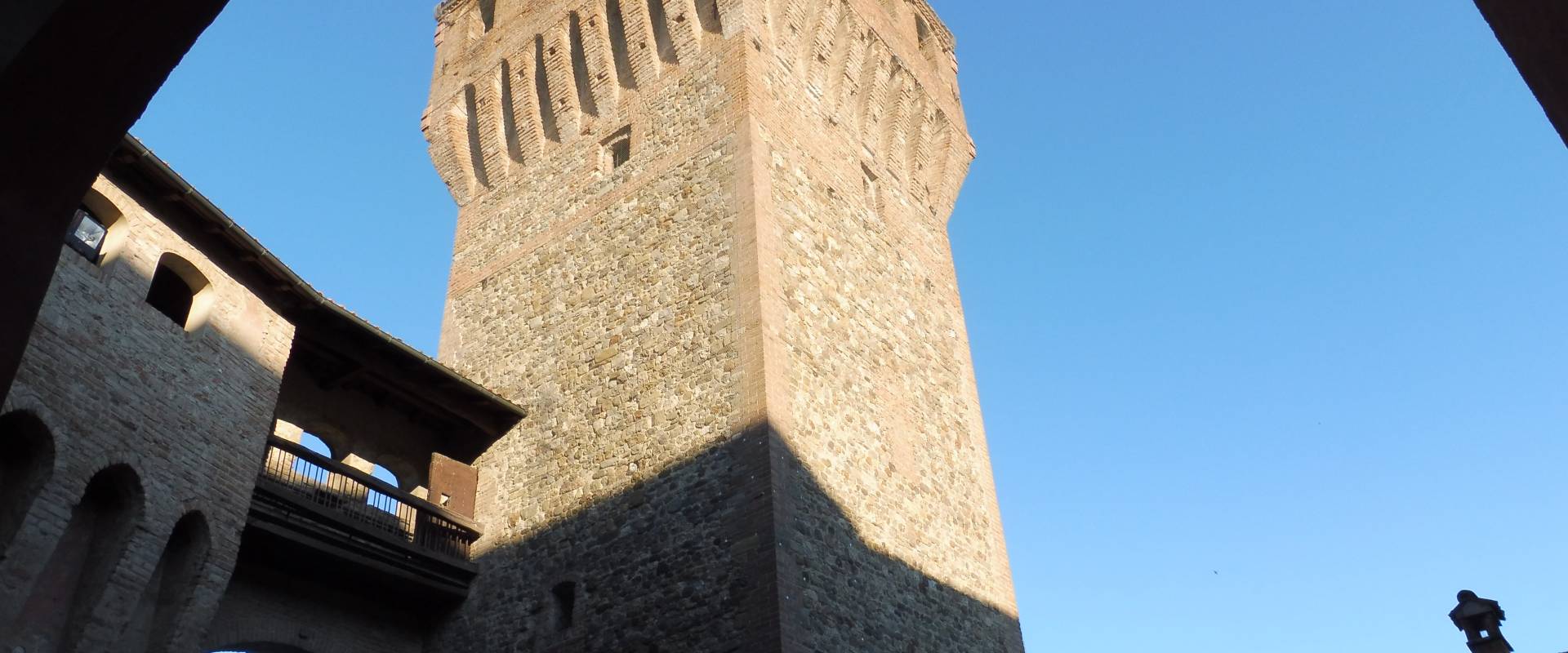 Mirco, Castello di Vignola, veduta sulla torre antica nonantolana photo by Mirco Malaguti